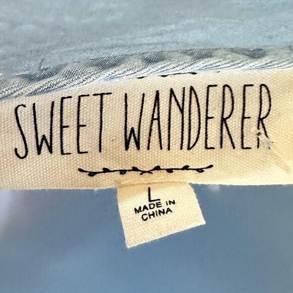 NWT Blue Chambray Embroidered Boho Floral Cami Tank Top Blouse Shirt Top - Picture 6 of 6